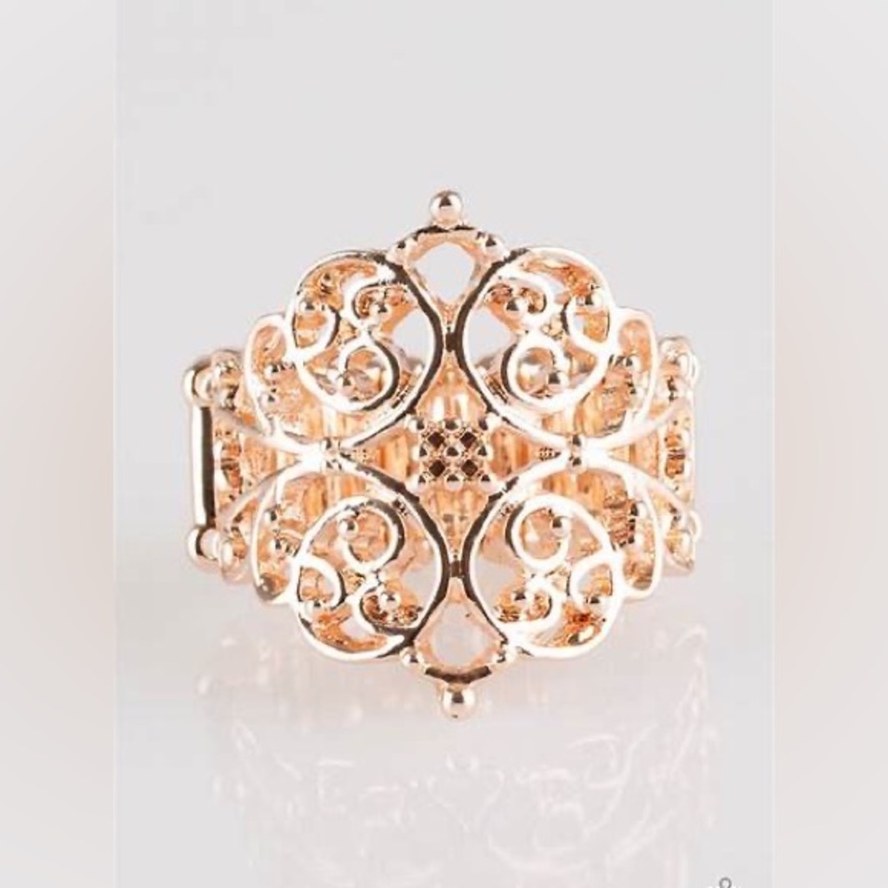 ❣️Rose gold vine pattern ring❣️*